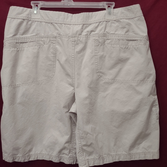 G&M Outdoor Apparel Shorts - Picture 2 of 3
